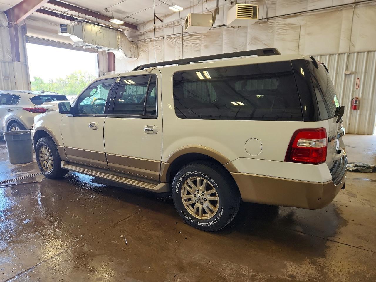 2012 Ford Expedition El Xlt - Image 2