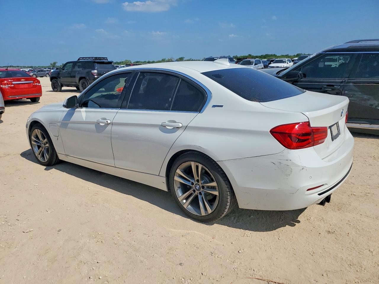 2017 BMW 328I 4Dr - Фото 2