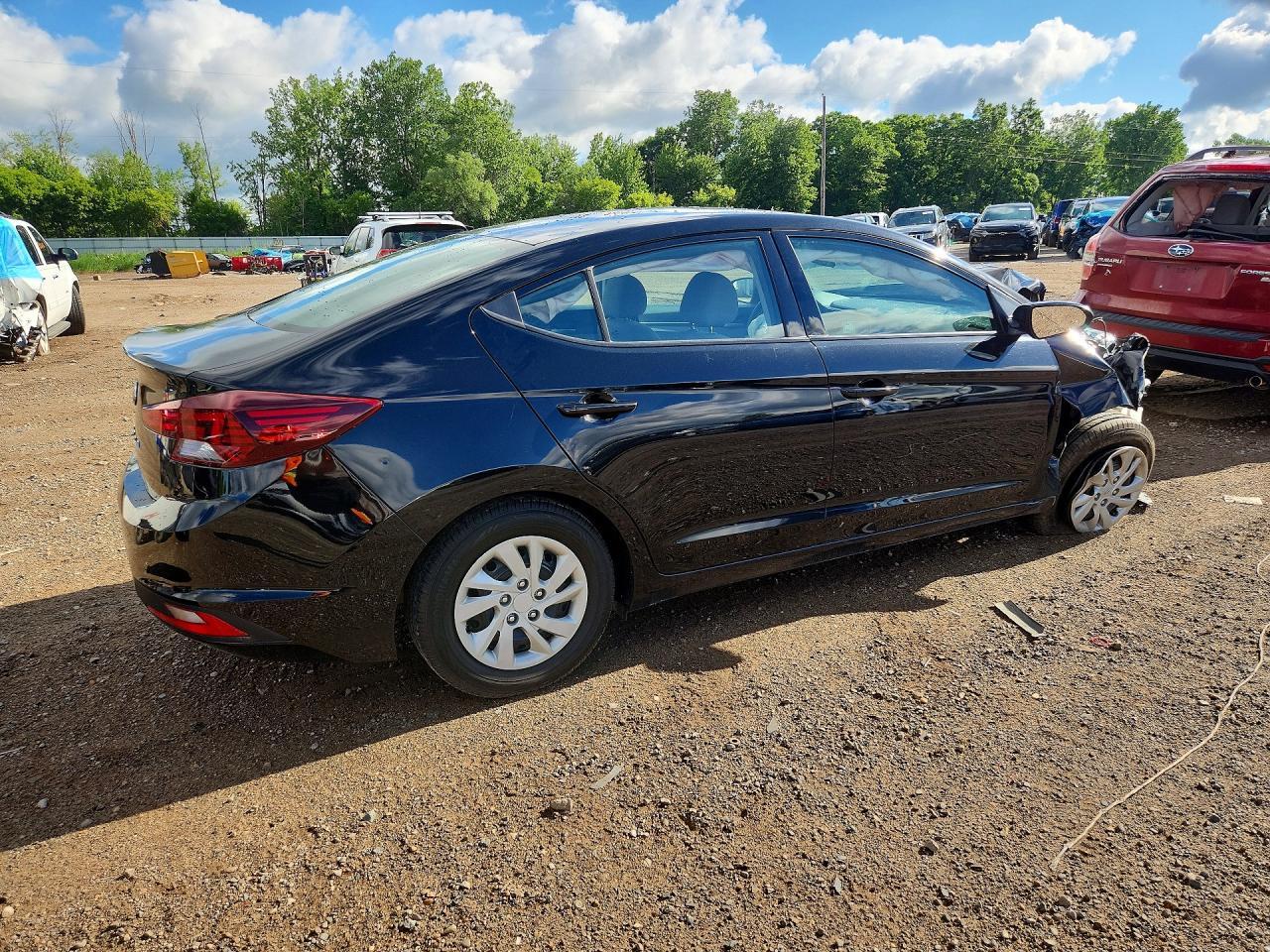 2019 Hyundai Elantra Se - Image 3