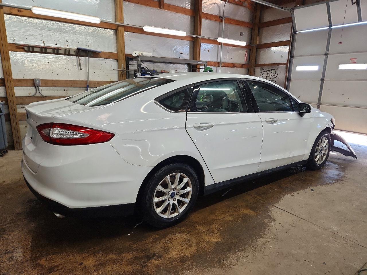 2015 Ford Fusion S - Фото 3