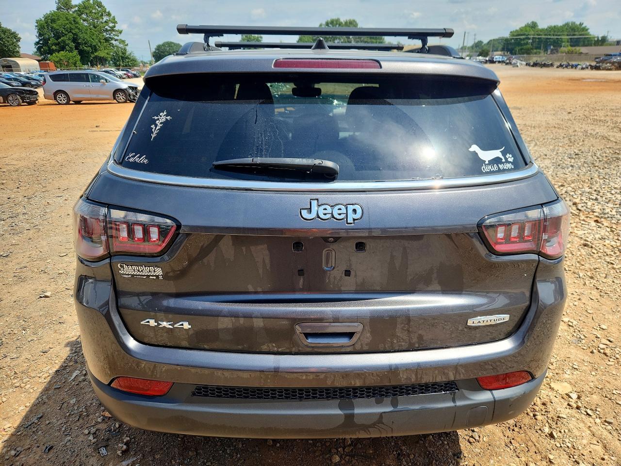 2023 Jeep Compass Latitude - Image 6