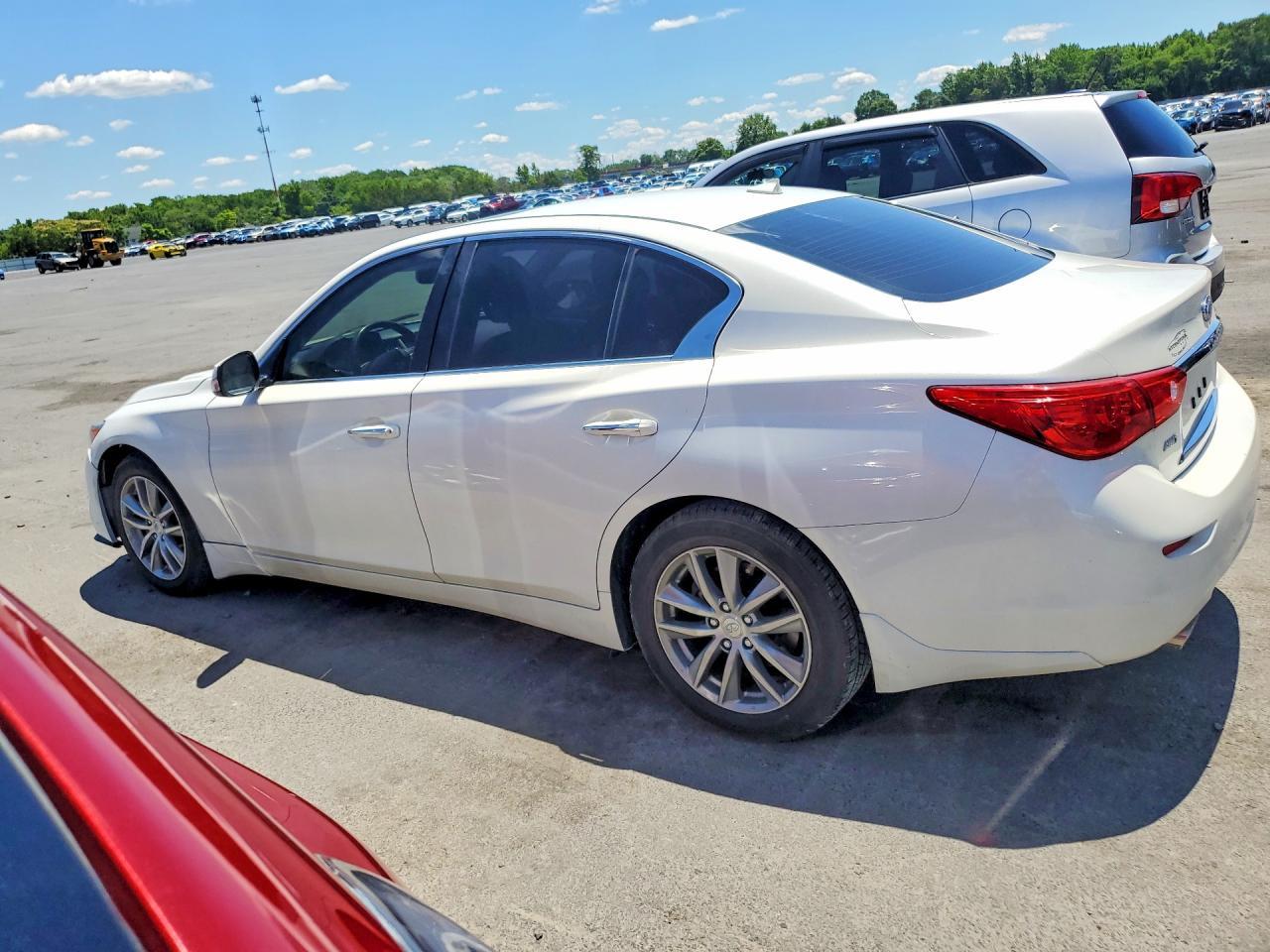 2016 Infiniti Q50 3.0T Premium - Image 2
