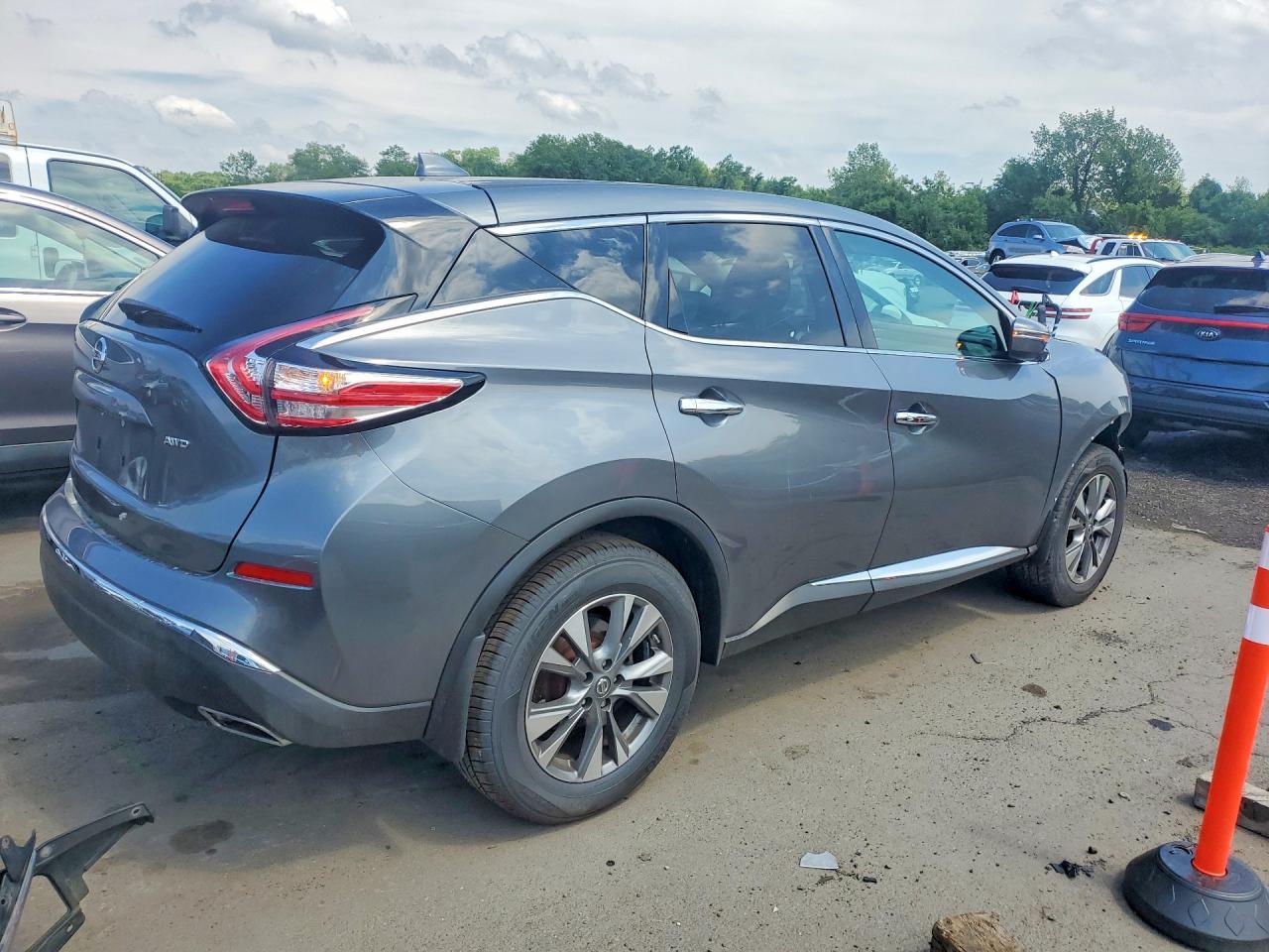 2016 Nissan Murano S - Image 3