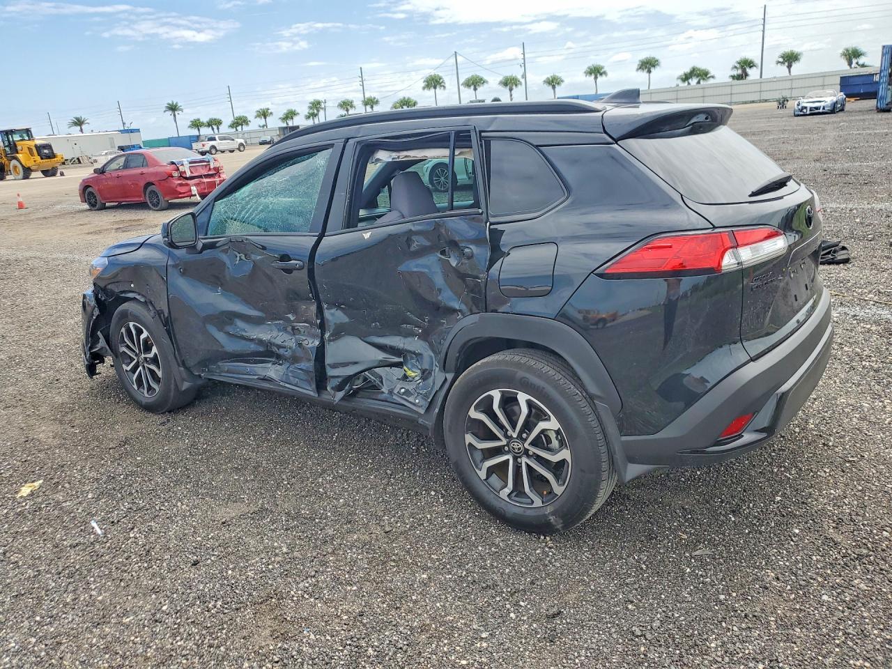 2025 Toyota Corolla Cross Hybrid Se - Image 2