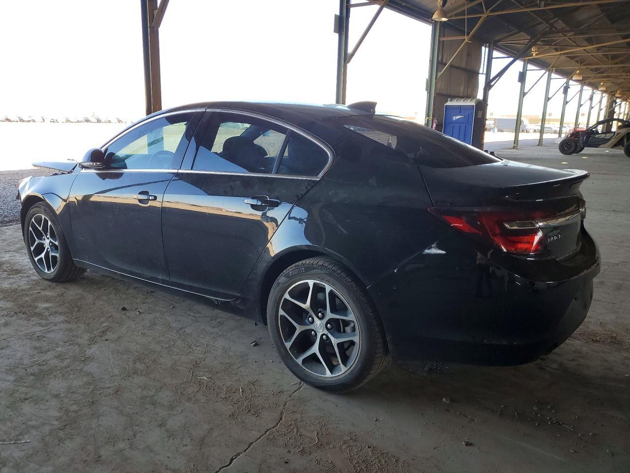 2017 Buick Regal Sport Touring - Image 2