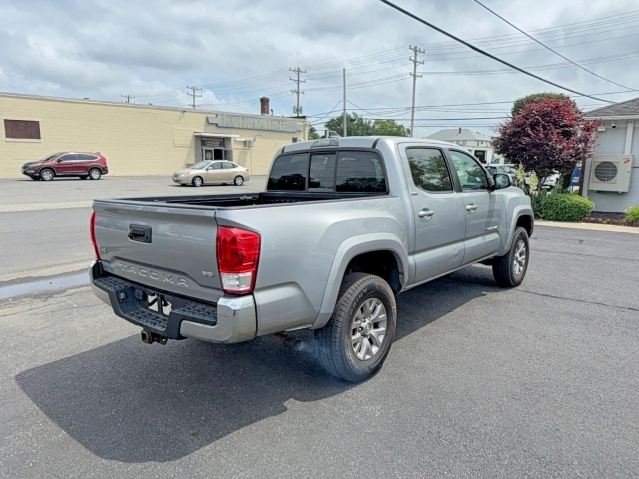 2016 Toyota Tacoma Sr5 V6 - Image 4