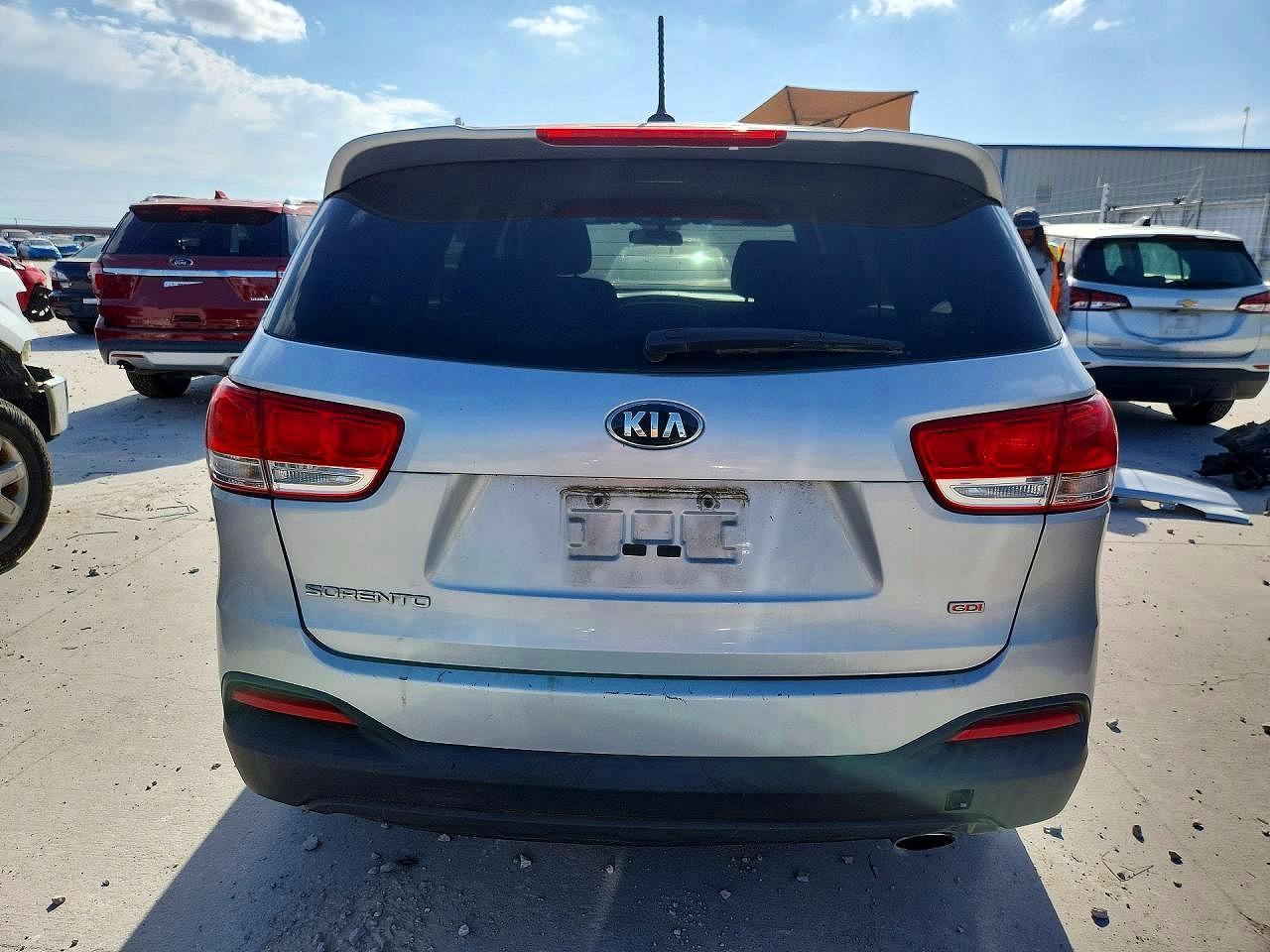 2016 Kia Sorento - Image 6