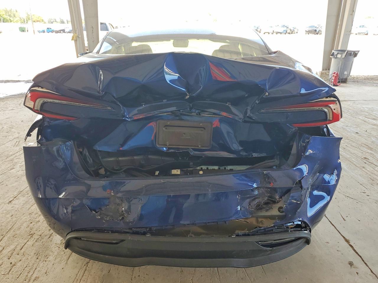 2024 Tesla Model 3 - Image 6