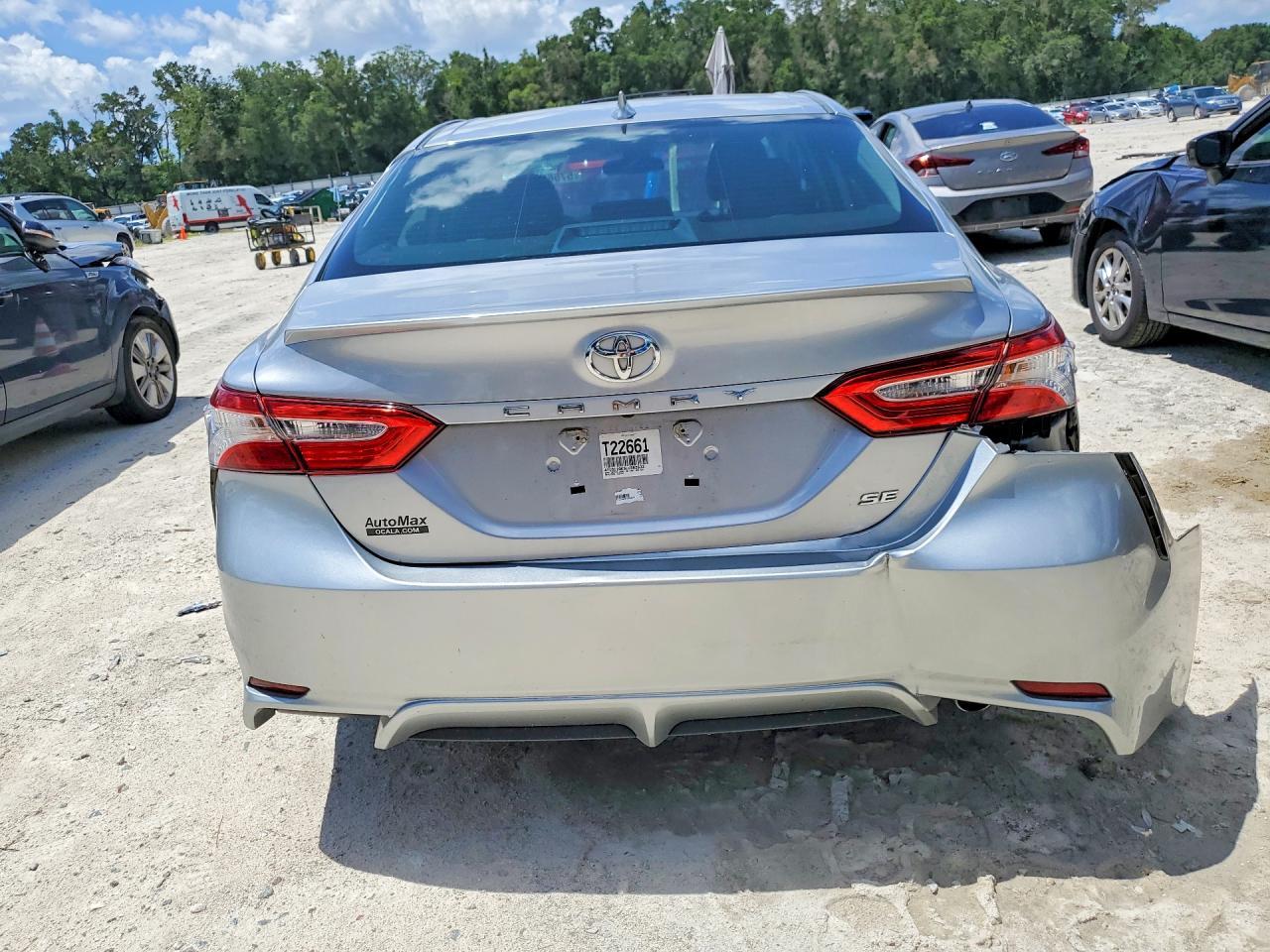 2020 Toyota Camry Se - Image 6