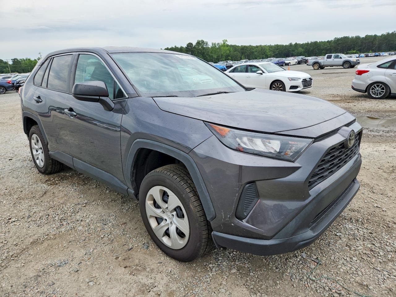 2022 Toyota Rav4 Le - Image 4