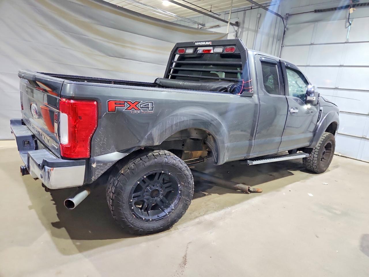 2017 Ford F250 Super Duty - Image 3