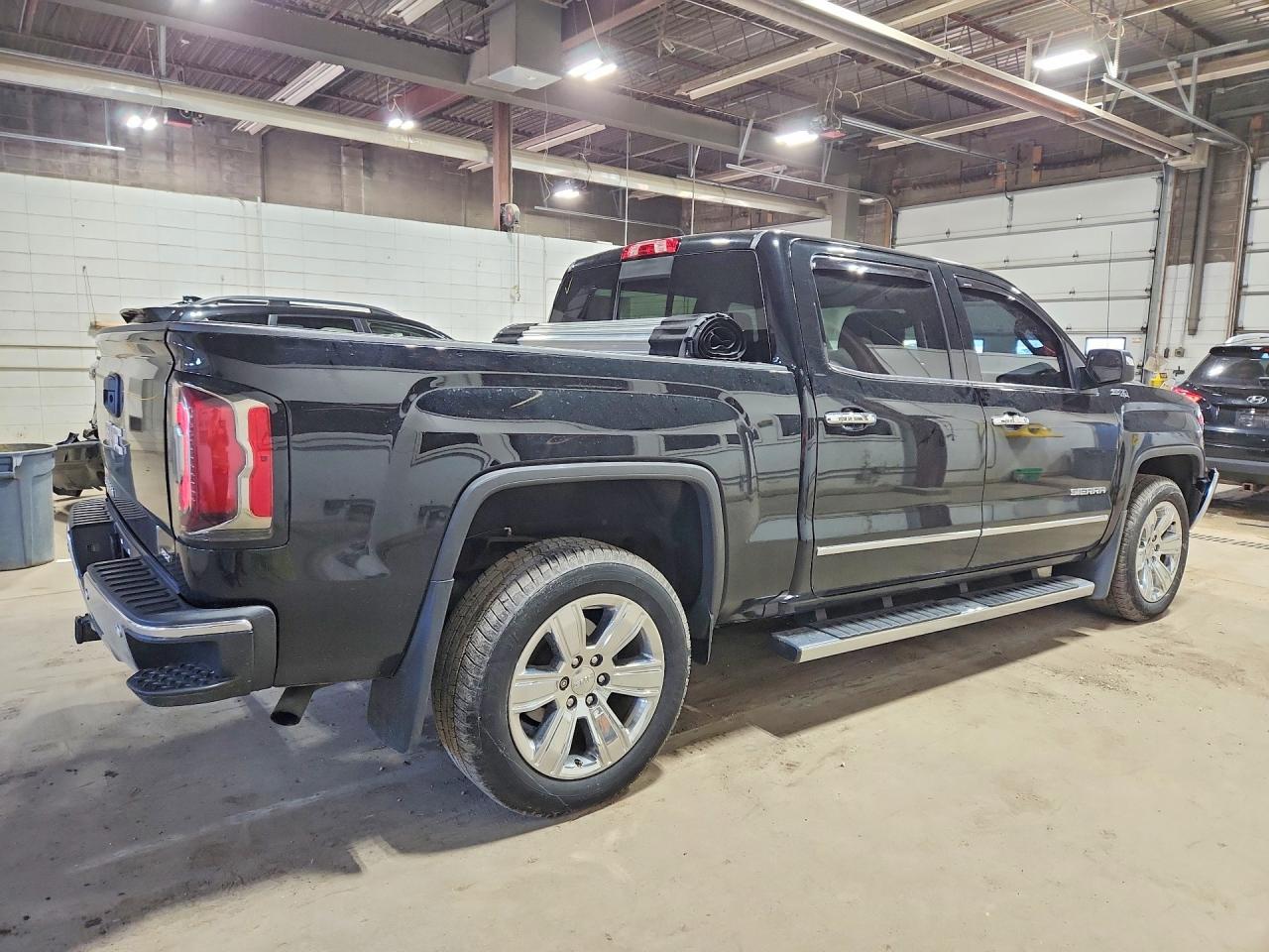 2017 GMC Sierra K1500 Slt - Image 3