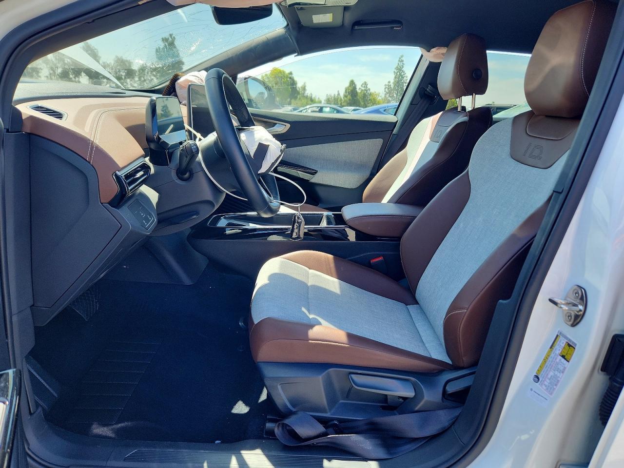 2025 Volkswagen Id.4 Pro - Image 7