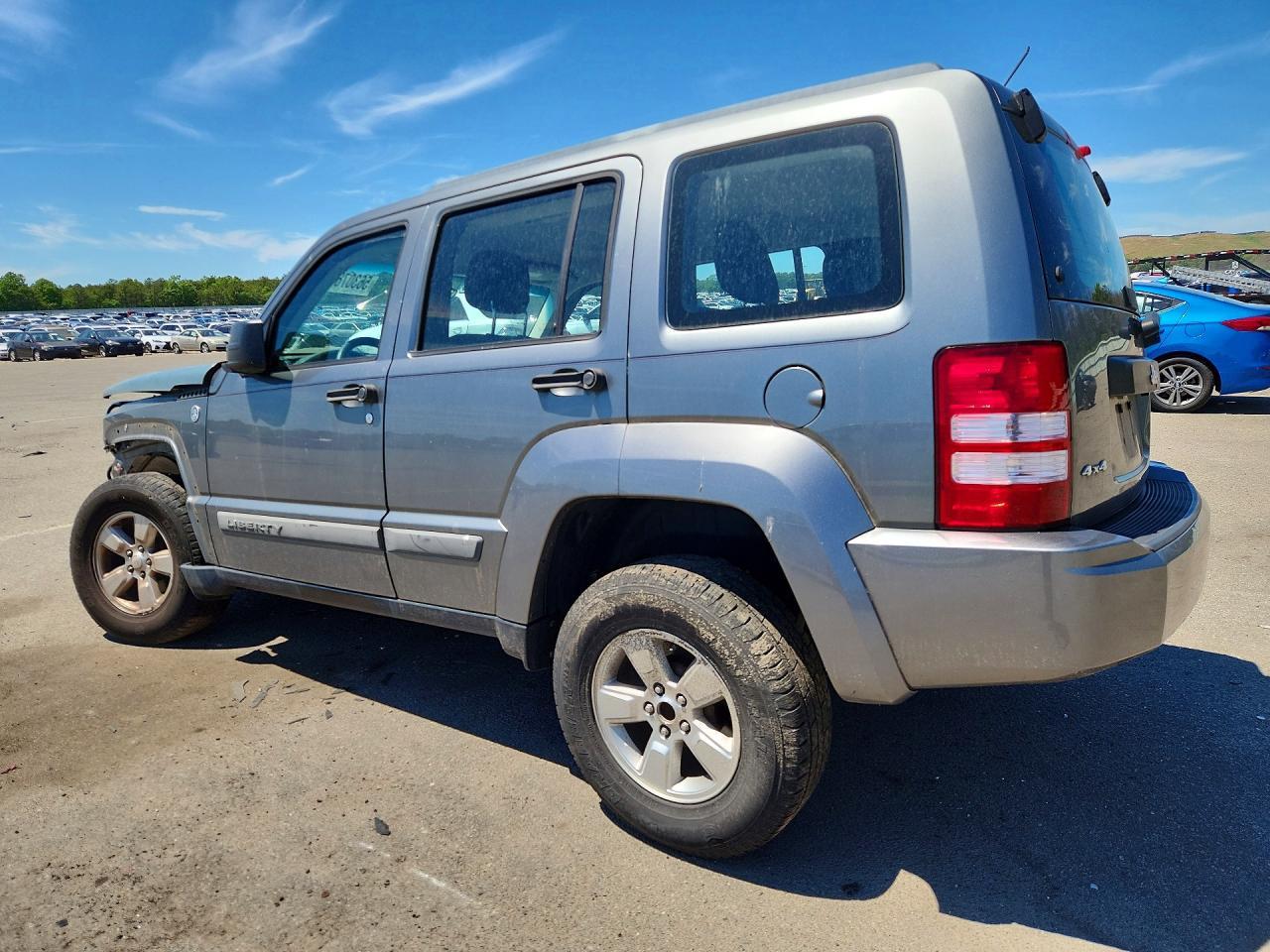 2012 Jeep Liberty Sport - Фото 2