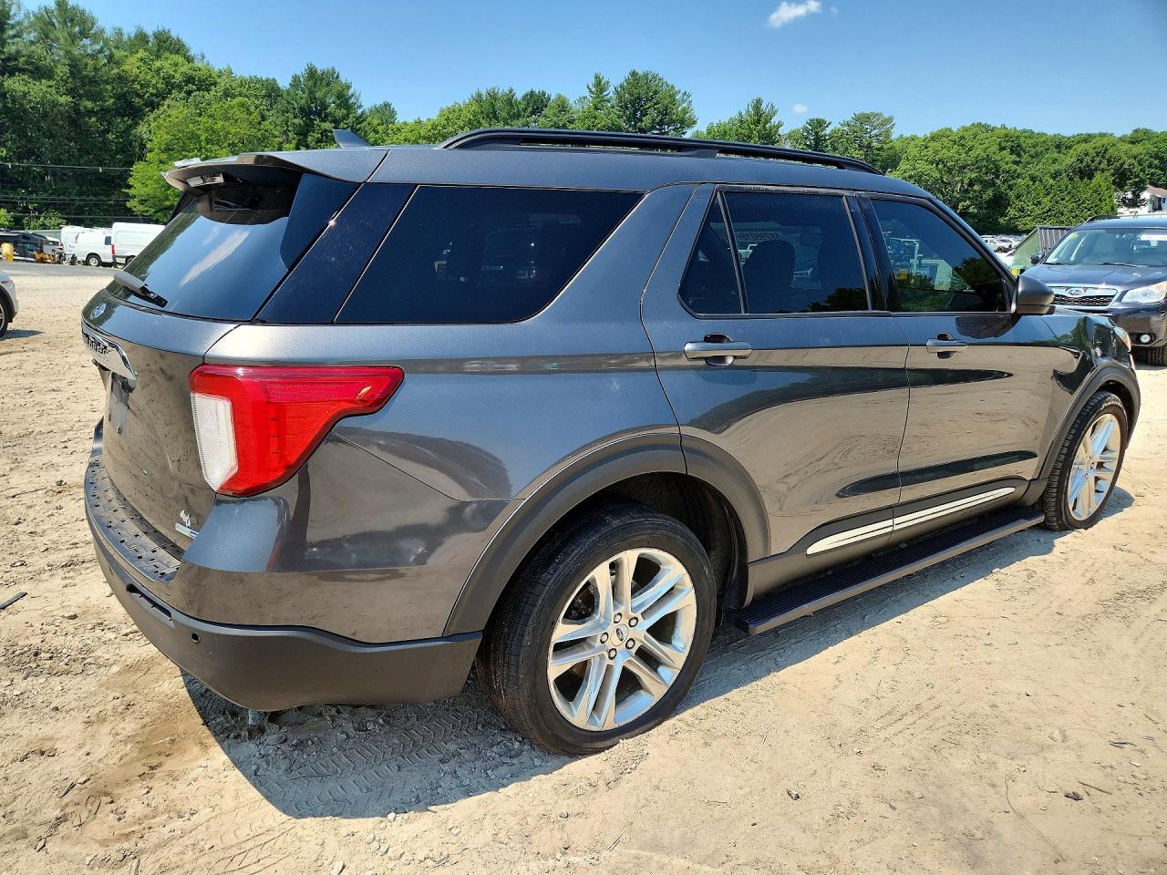 2020 Ford Explorer Xlt - Image 3