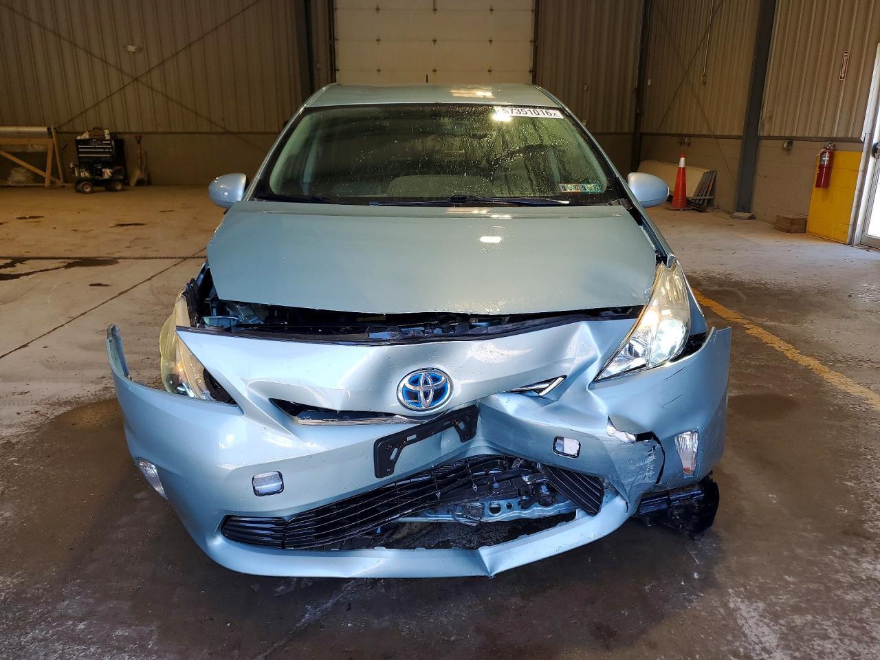 2014 Toyota Prius - Image 5