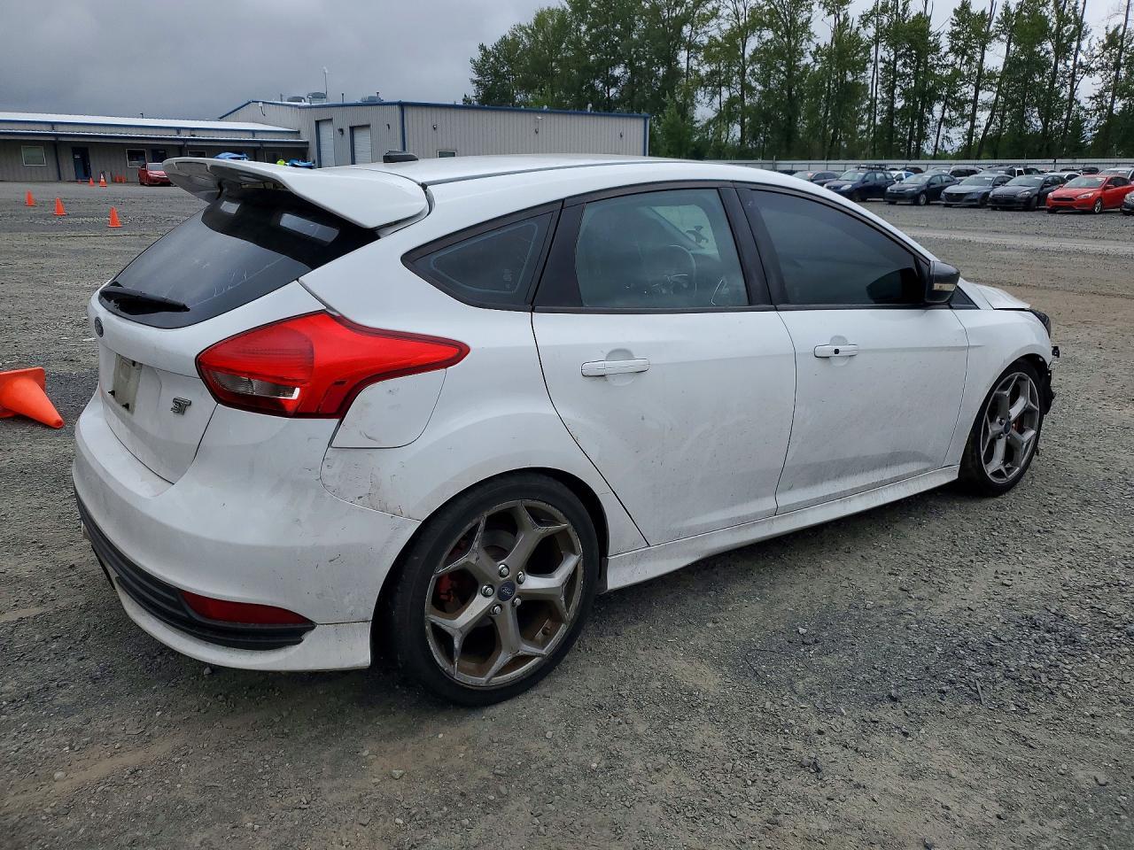 2016 Ford Focus St - Фото 3