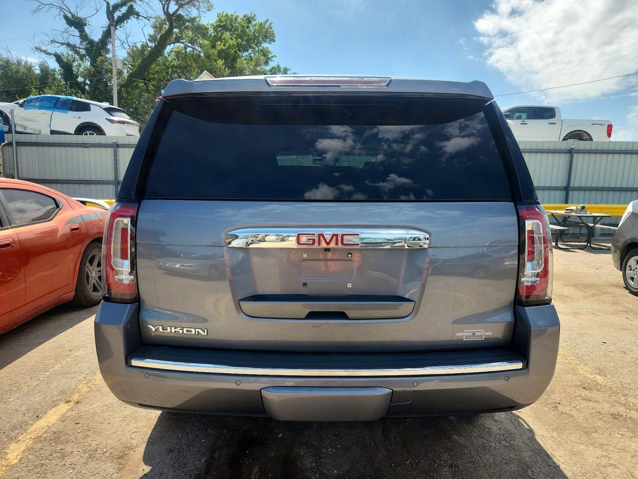 2019 GMC Yukon Denali - Image 6