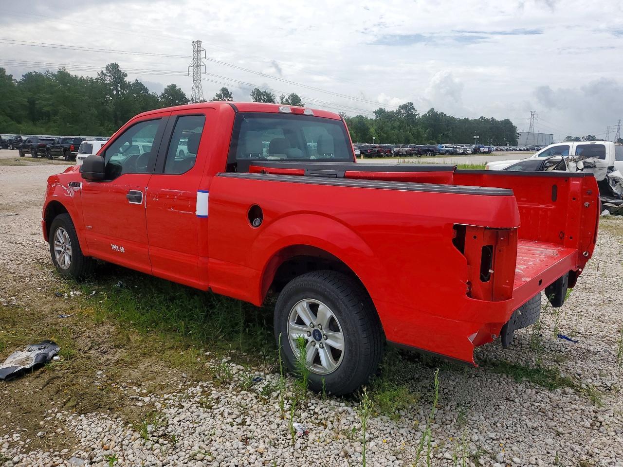 2017 Ford F150 Super Cab - Фото 2