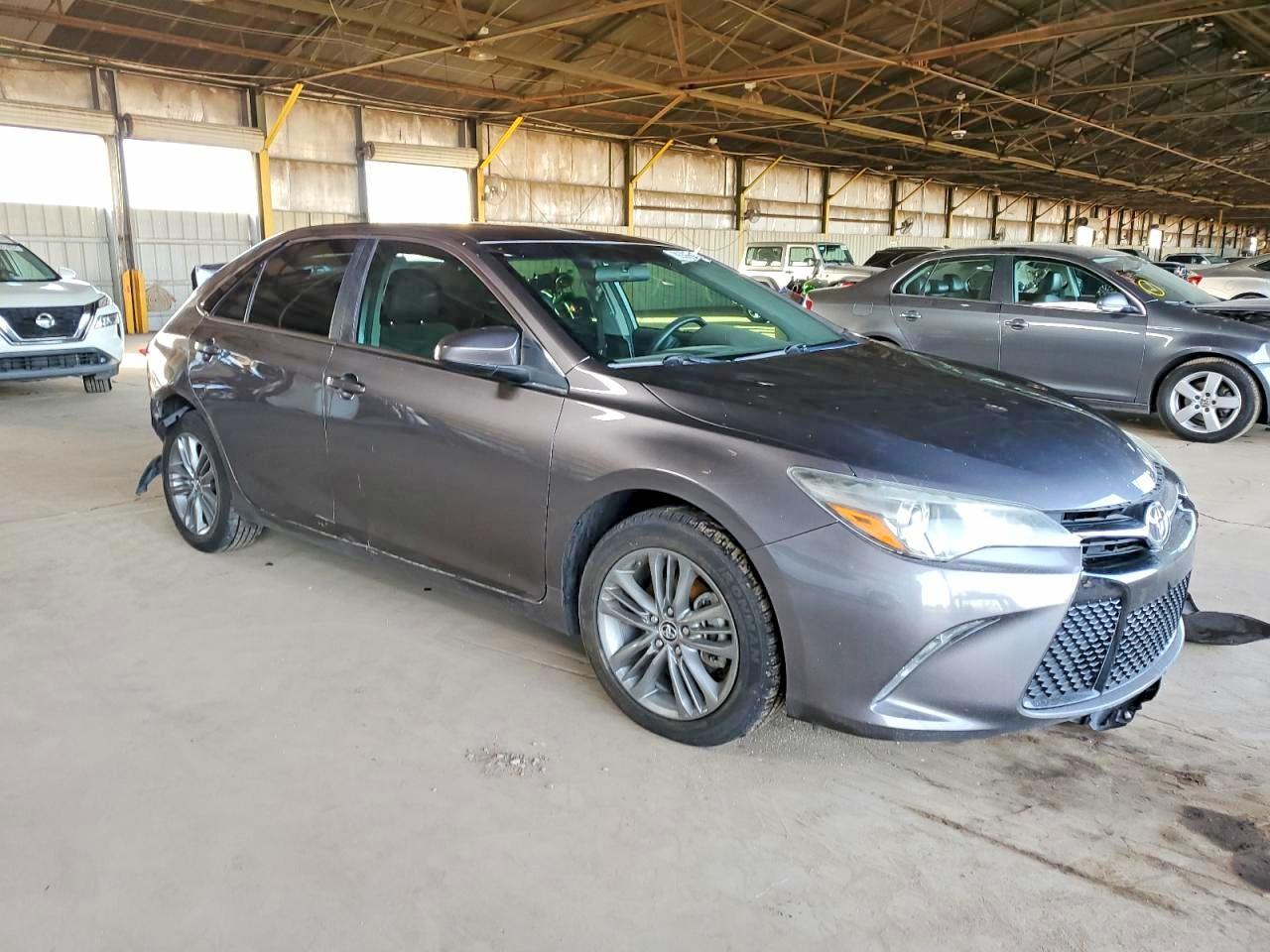 2015 Toyota Camry Se - Image 4