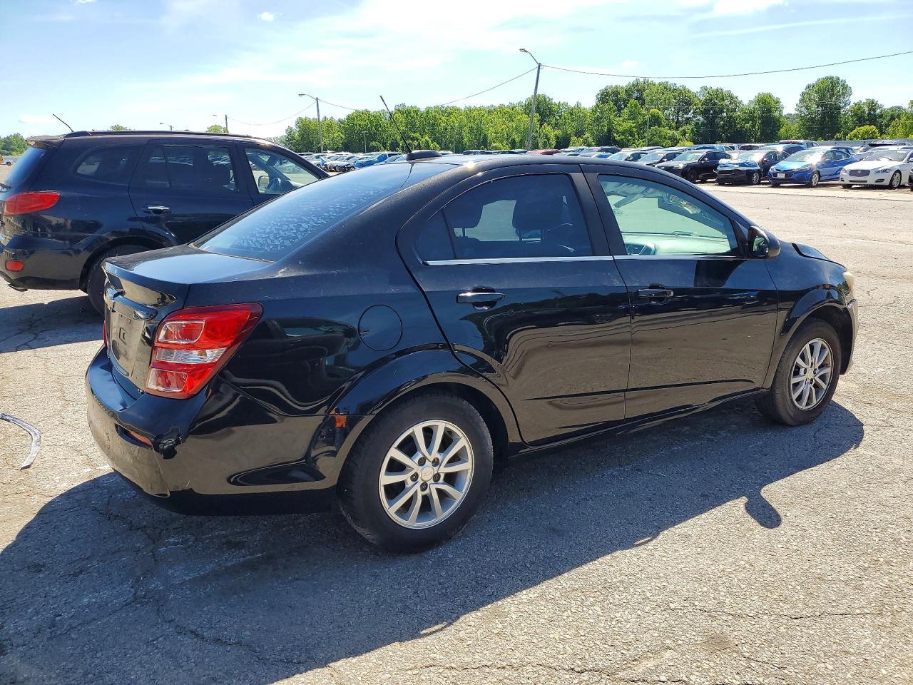 2017 Chevrolet Sonic Lt - Image 3