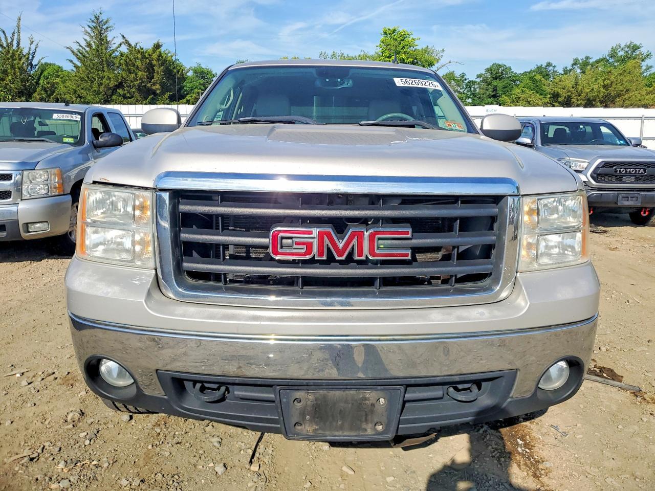2007 GMC New Sierra K1500 - Image 5