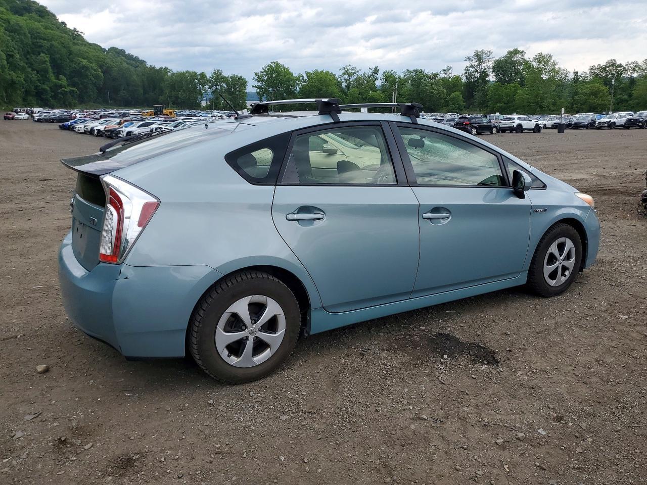 2013 Toyota Prius Three - Фото 3