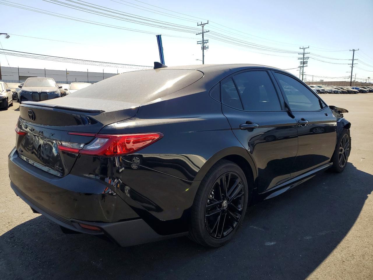 2026 Toyota Camry Se - Image 3