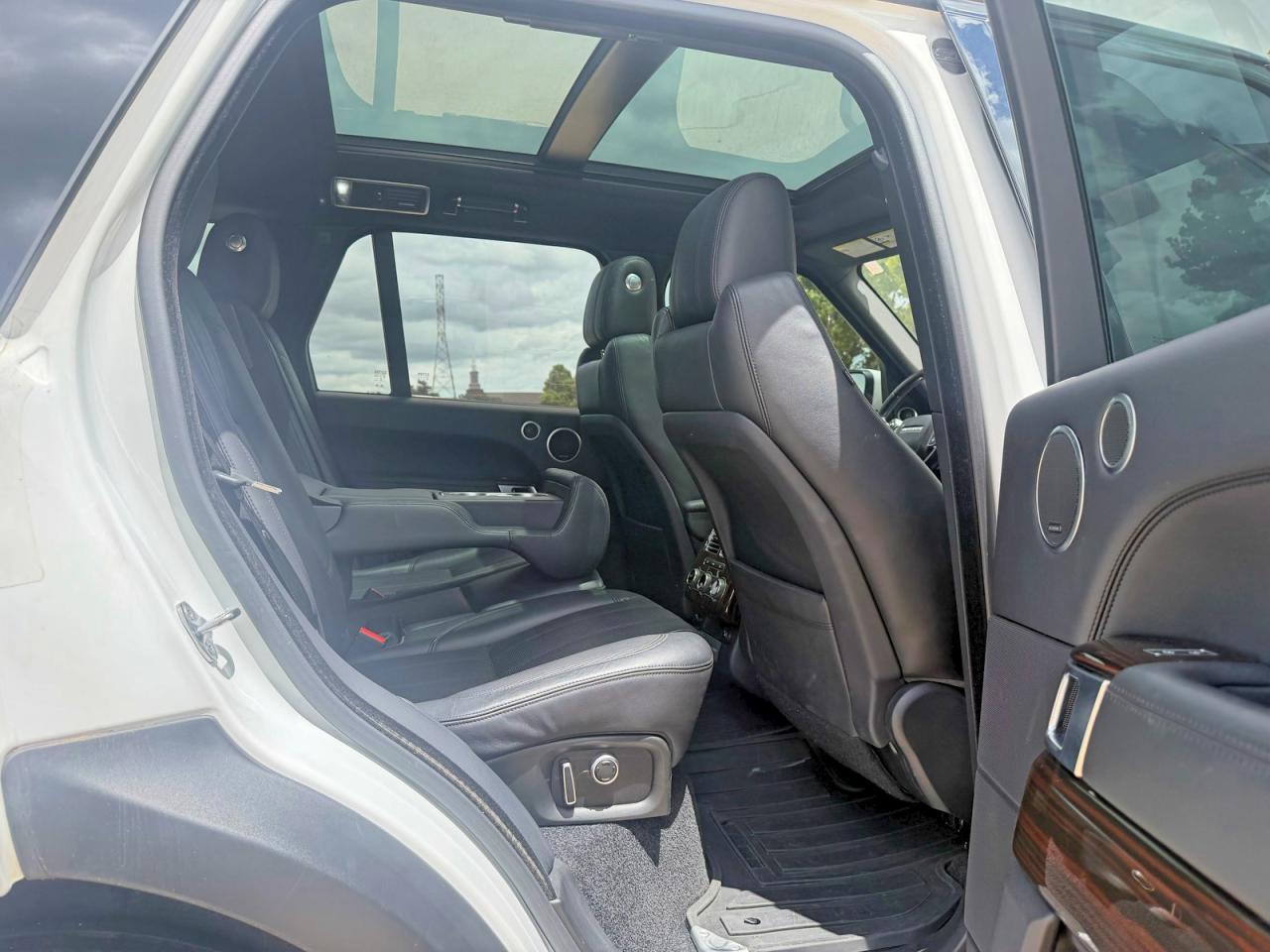 2017 Land Rover Range Rover Supercharged - Image 6