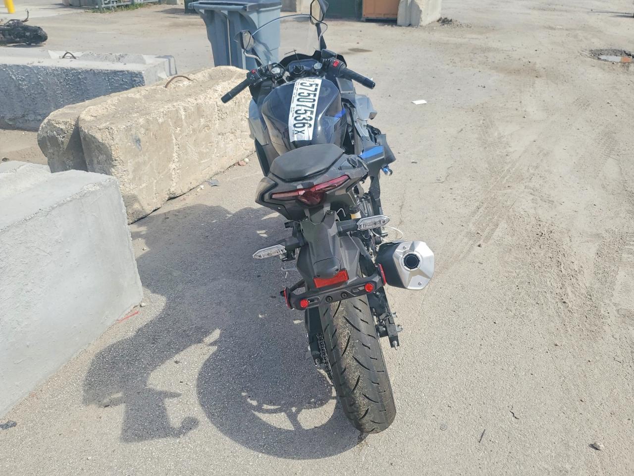 2025 Kawasaki Ex500 A - Фото 4