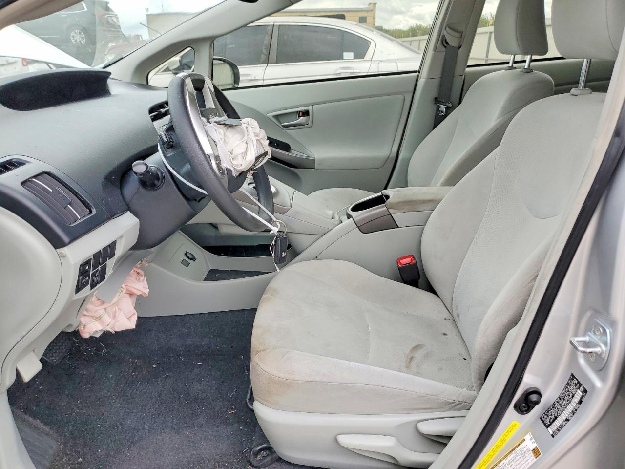 2012 Toyota Prius Three - Фото 7