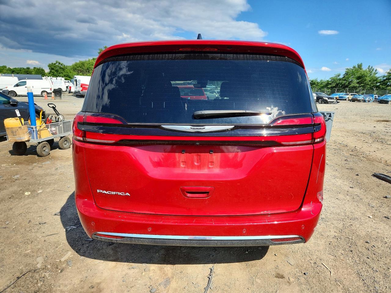 2025 Chrysler Pacifica Select - Image 6
