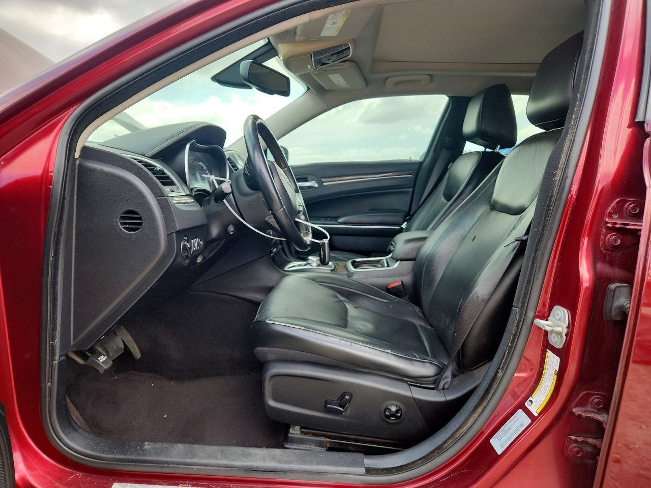 2016 Chrysler 300C - Image 7