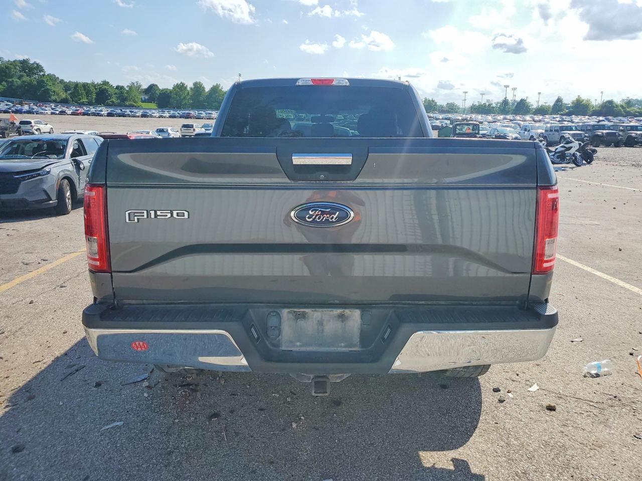 2017 Ford F150 Super Cab - Image 6