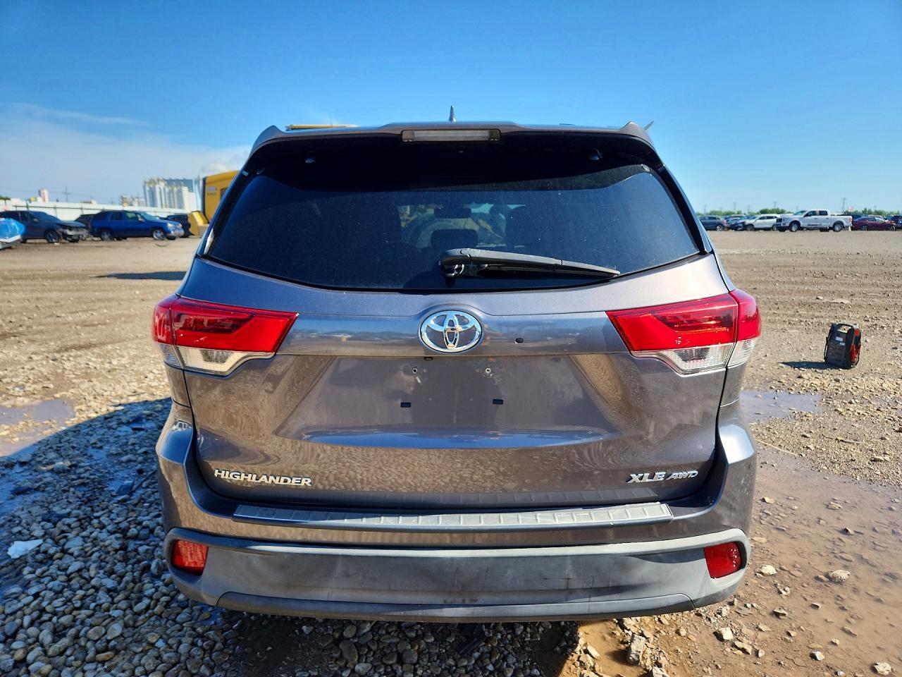 2018 Toyota Highlander Xle - Фото 6