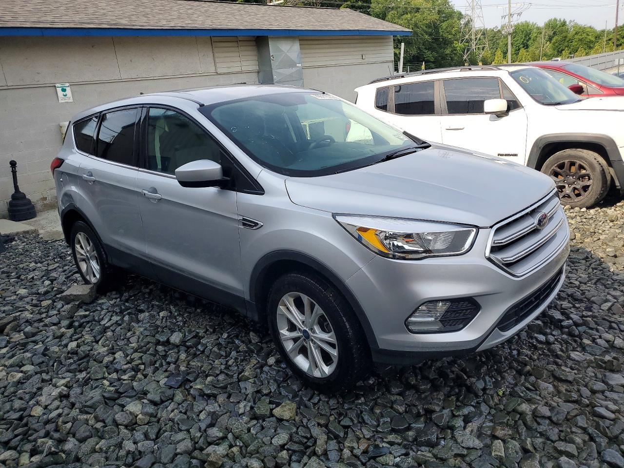 2019 Ford Escape Se - Фото 4