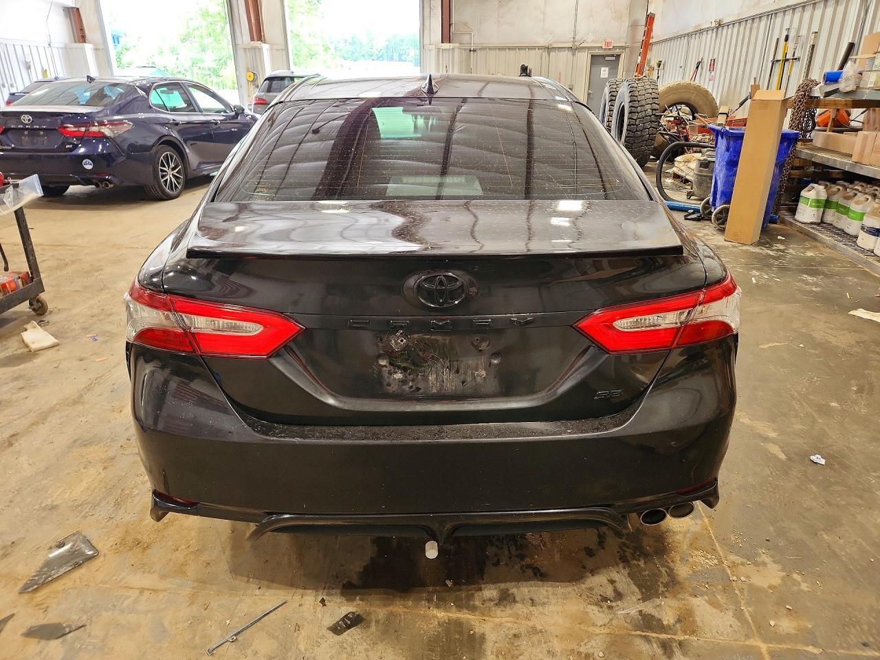 2020 Toyota Camry Se Nightshade - Фото 6
