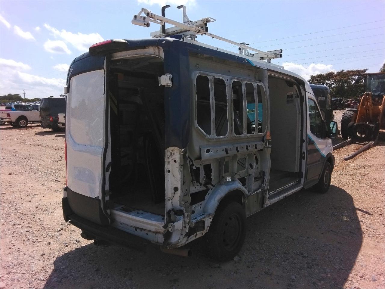 2022 Ford Transit 250 Utility / Service Van - Image 3
