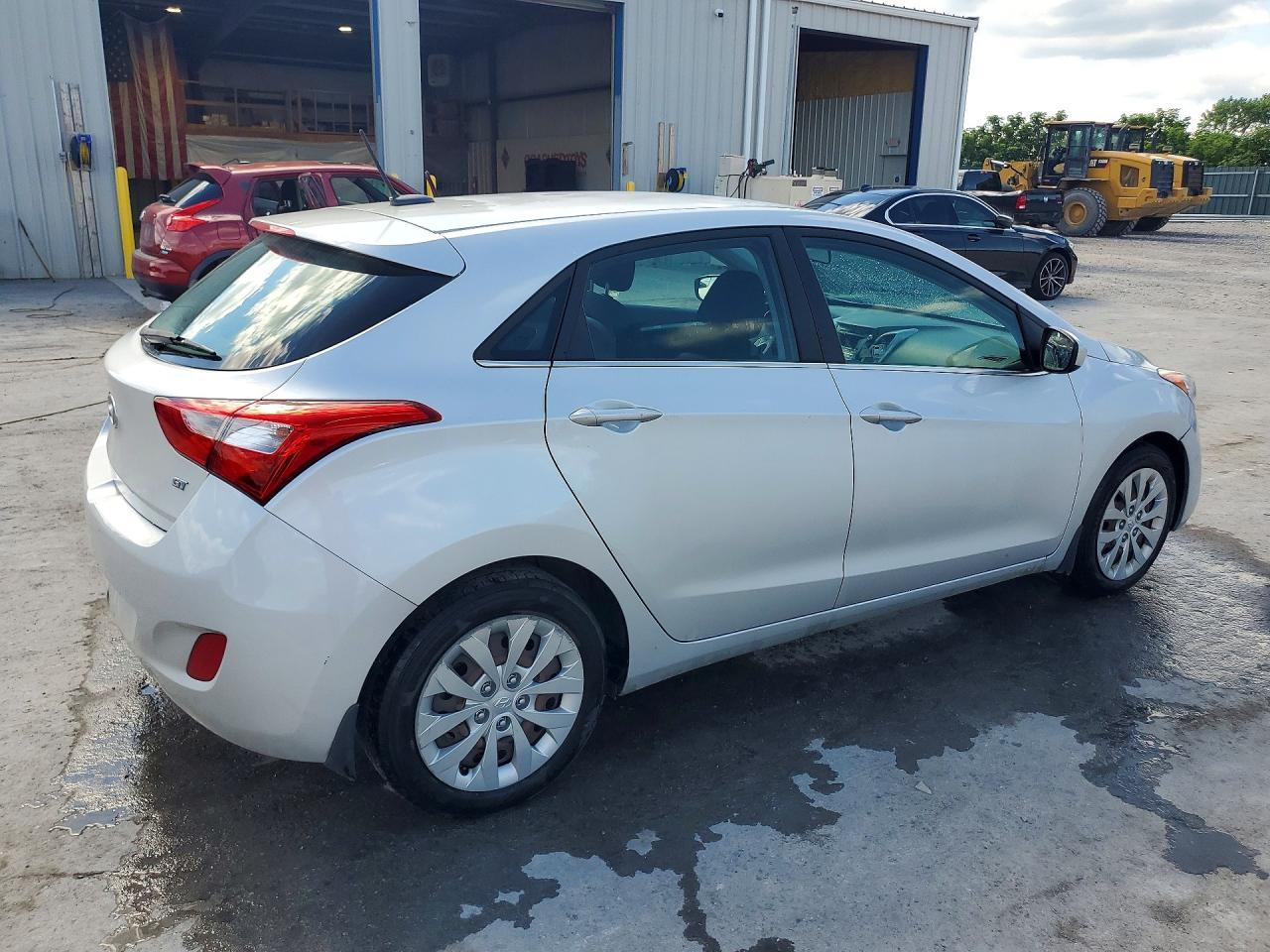 2016 Hyundai Elantra Gt Base - Фото 3