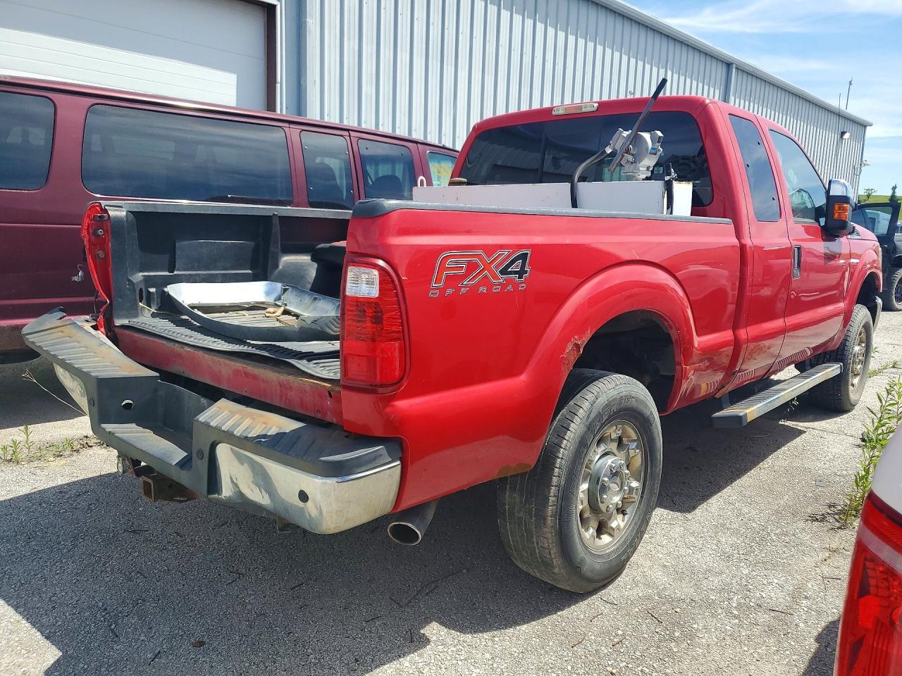 2013 Ford F350 Super Duty - Фото 3