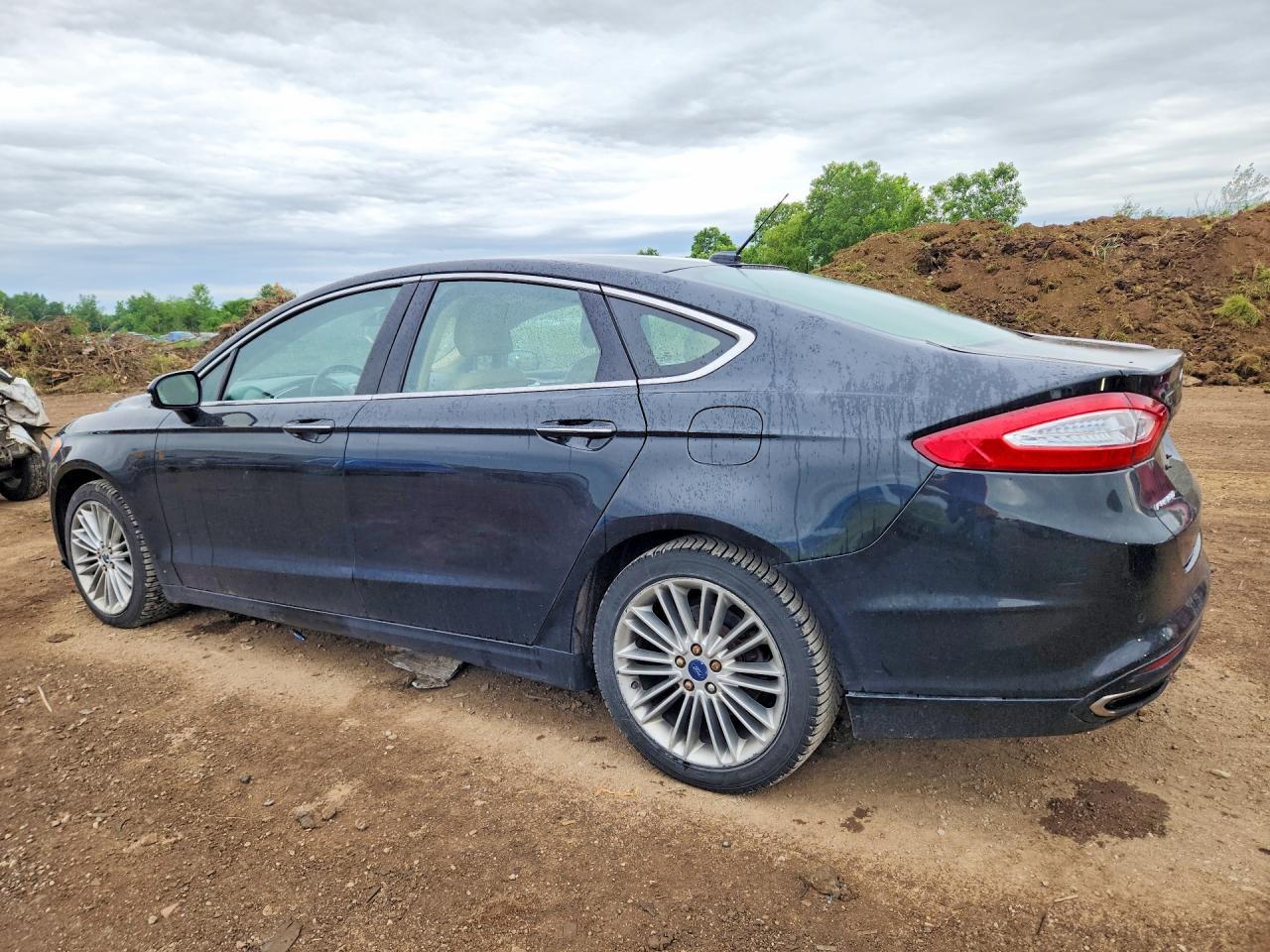 2015 Ford Fusion Se - Фото 2