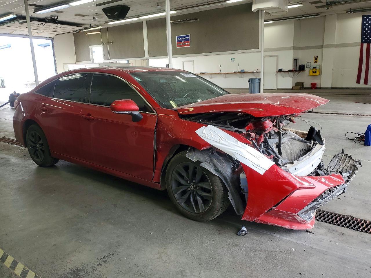 2022 Toyota Avalon Xle - Image 4