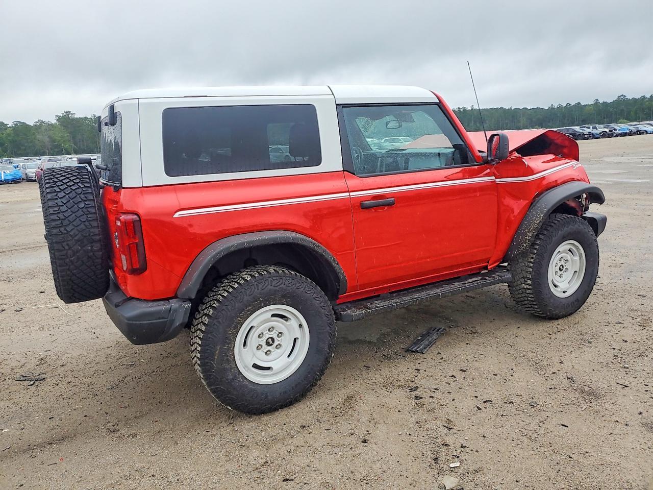 2024 Ford Bronco Heritage - Image 3