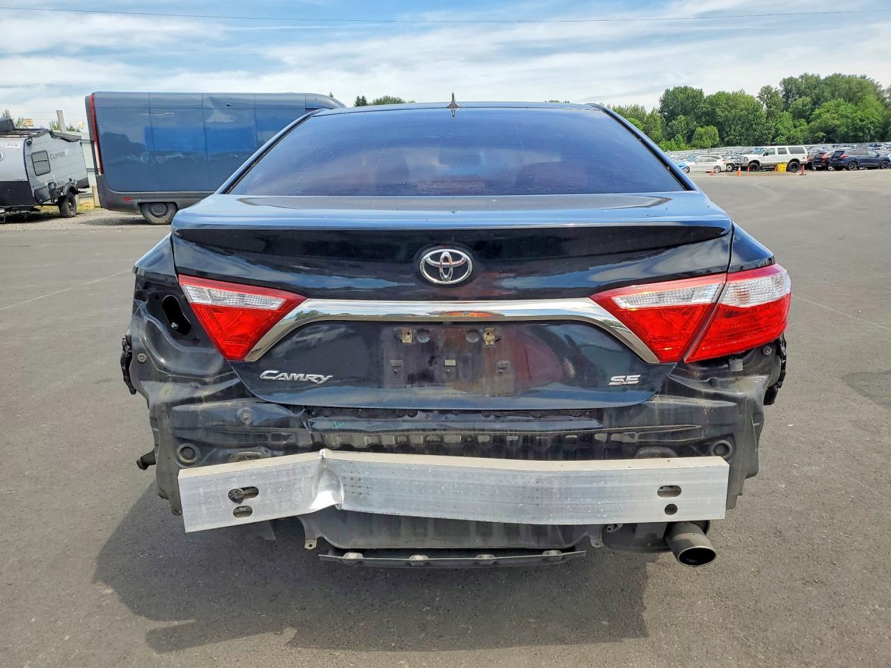 2017 Toyota Camry Se - Фото 6