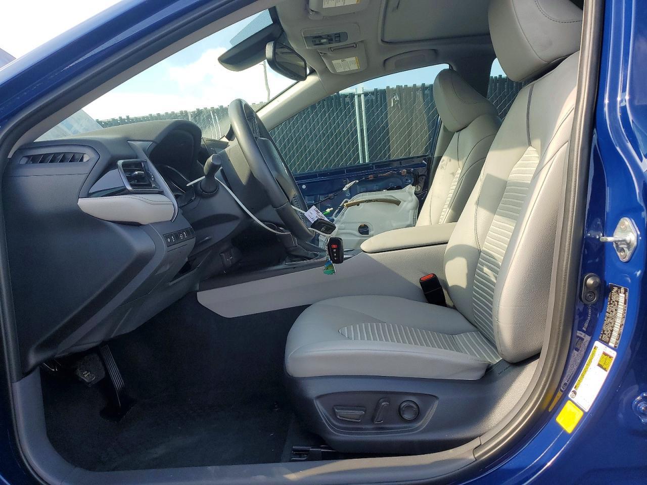 2023 Toyota Camry Se - Image 7