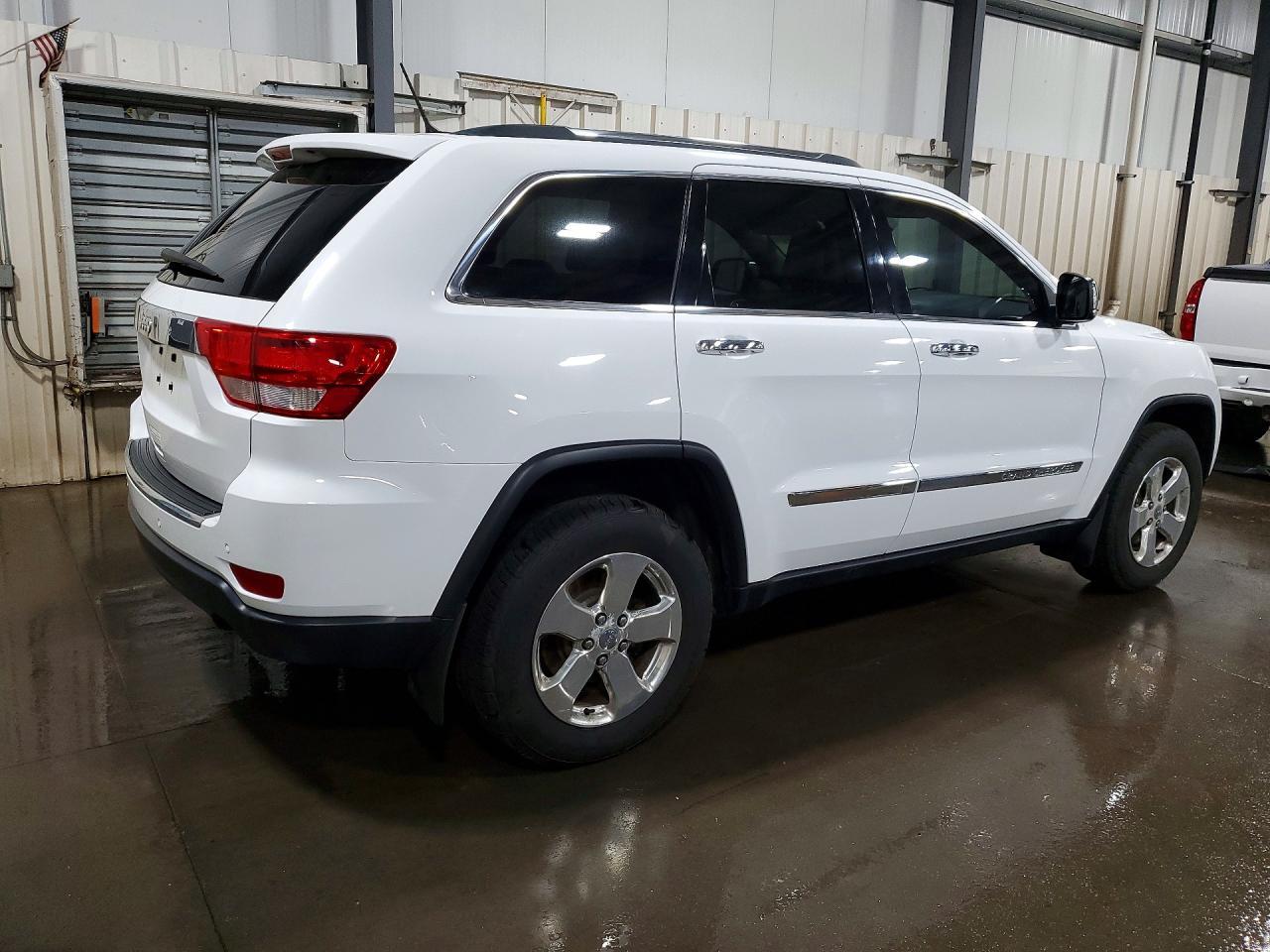 2013 Jeep Grand Cherokee Limited - Image 3