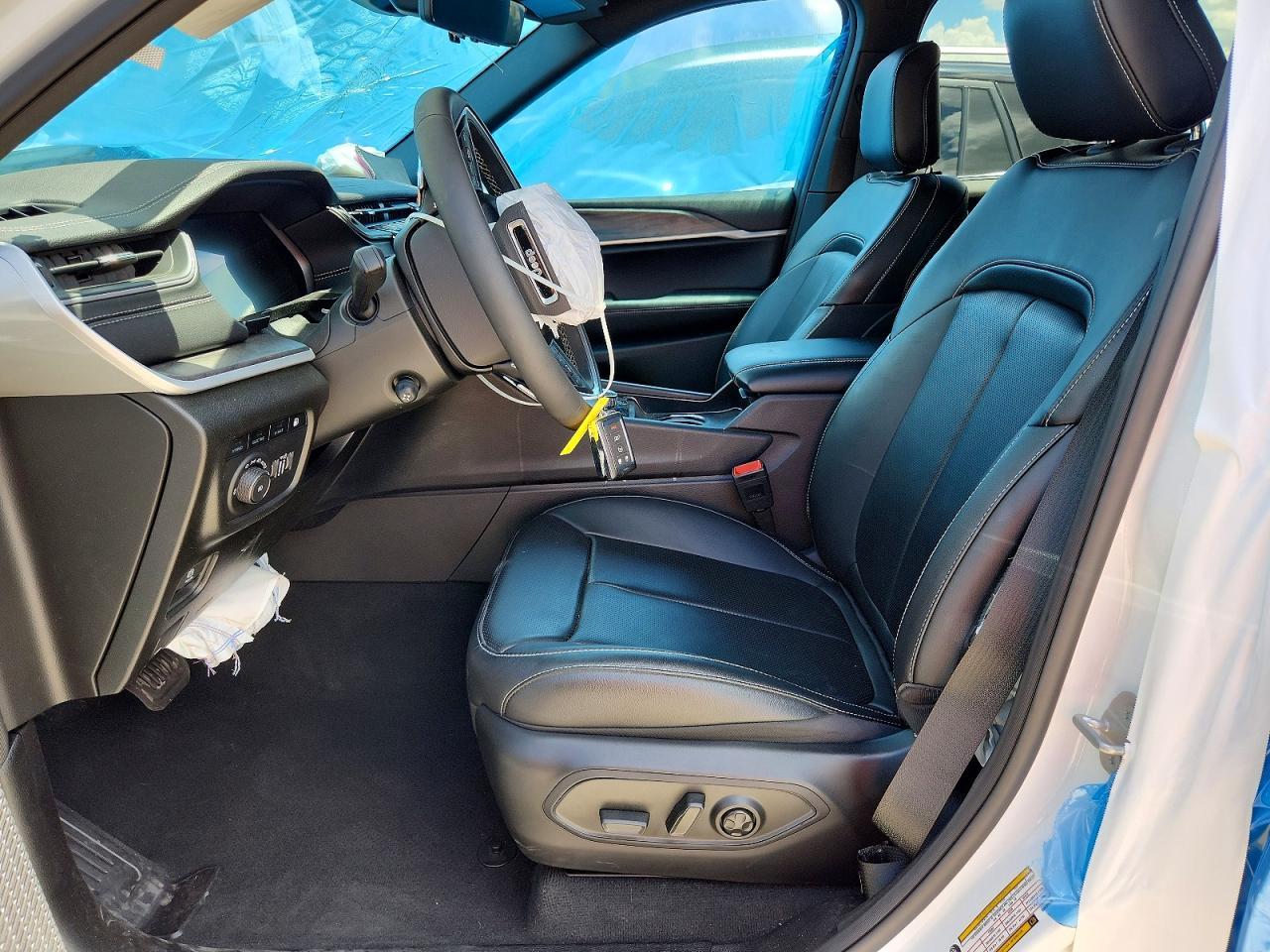 2025 Jeep Grand Cherokee 4Xe - Image 7