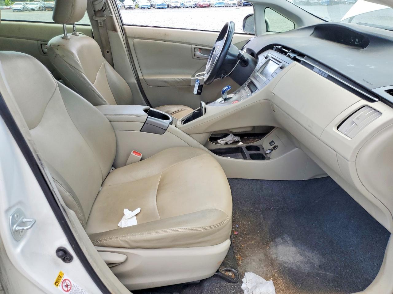 2015 Toyota Prius Four - Фото 7