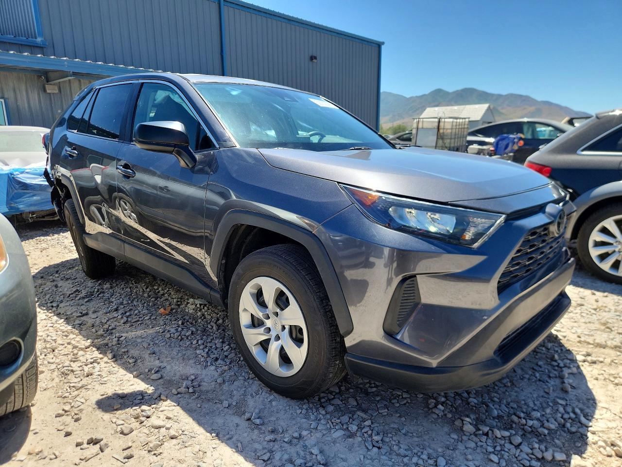 2022 Toyota Rav4 Le - Image 4