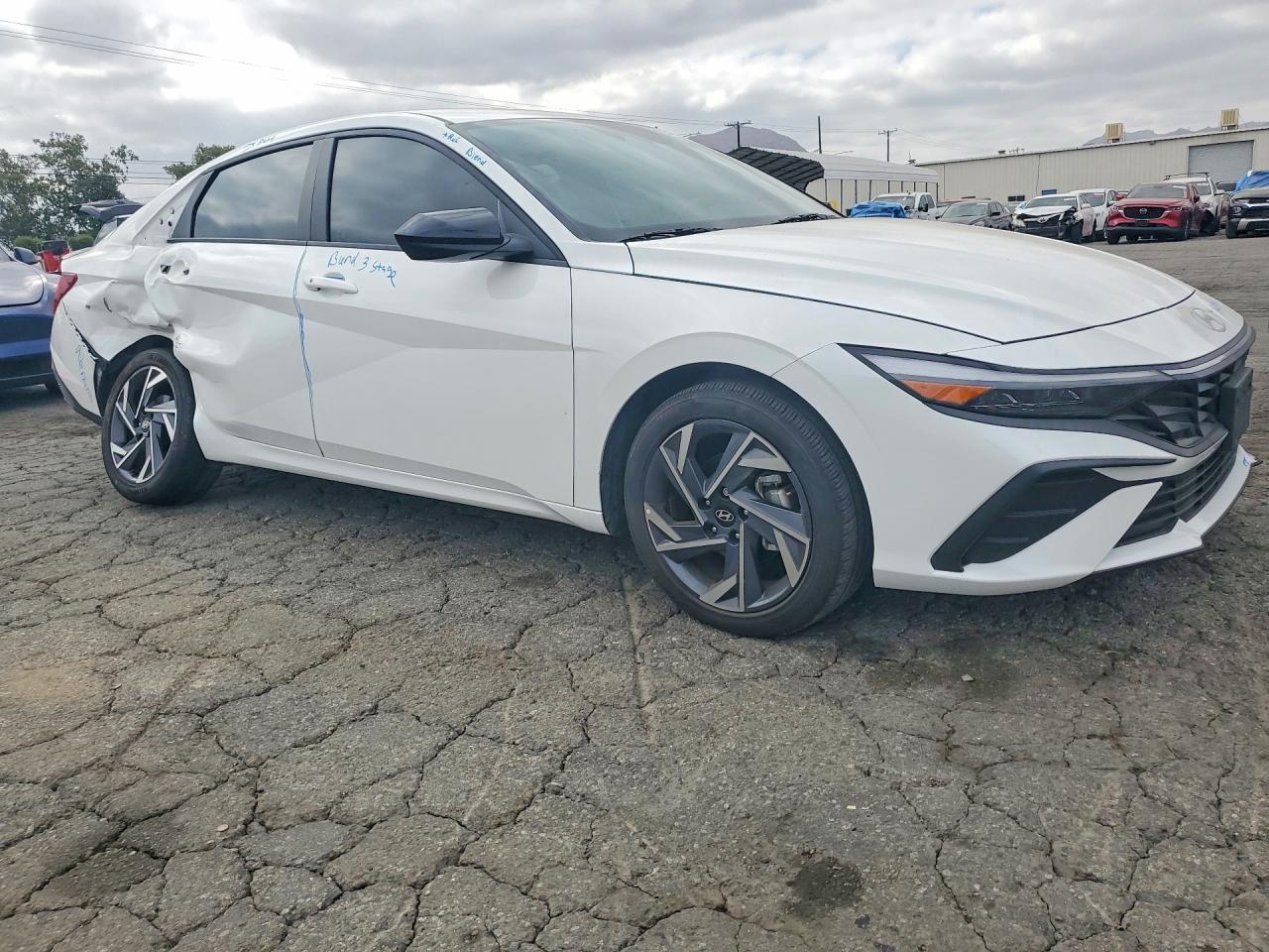 2025 Hyundai Elantra Sel Sport - Фото 4